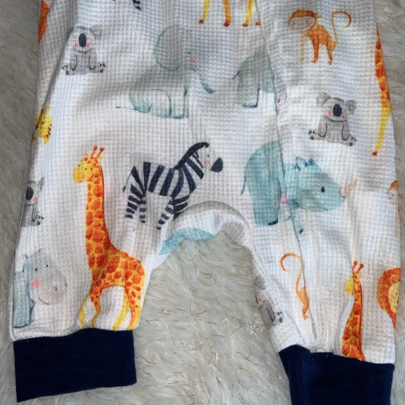 Baby Boy All Over Cartoon animals Design Long-sleeves Baby Jumpsuit. 0-3 M - Picture 7 of 9
